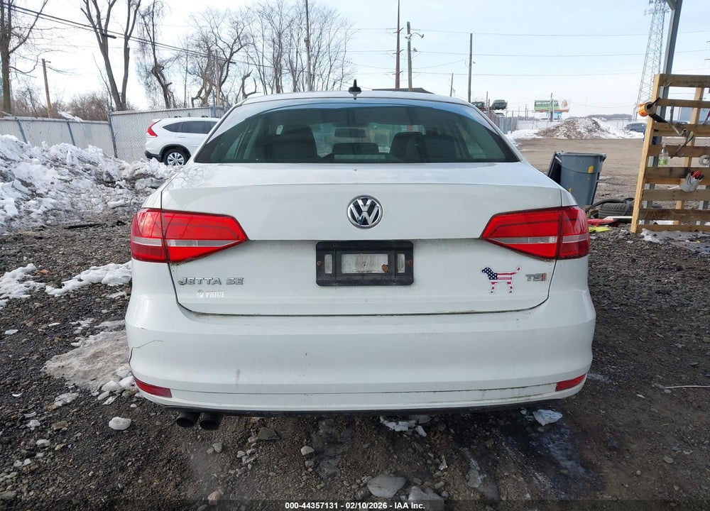 2015 VOLKSWAGEN JETTA 1.8T SE VIN: 3VWD17AJ3FM261348