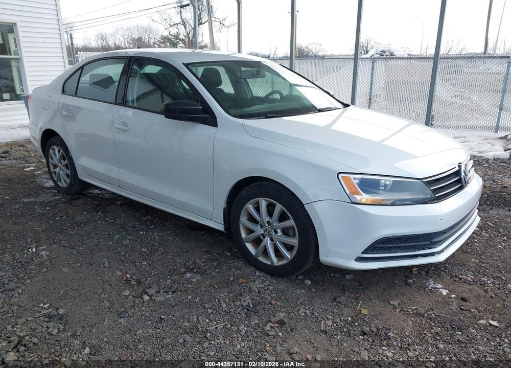 2015 VOLKSWAGEN JETTA 1.8T SE VIN: 3VWD17AJ3FM261348