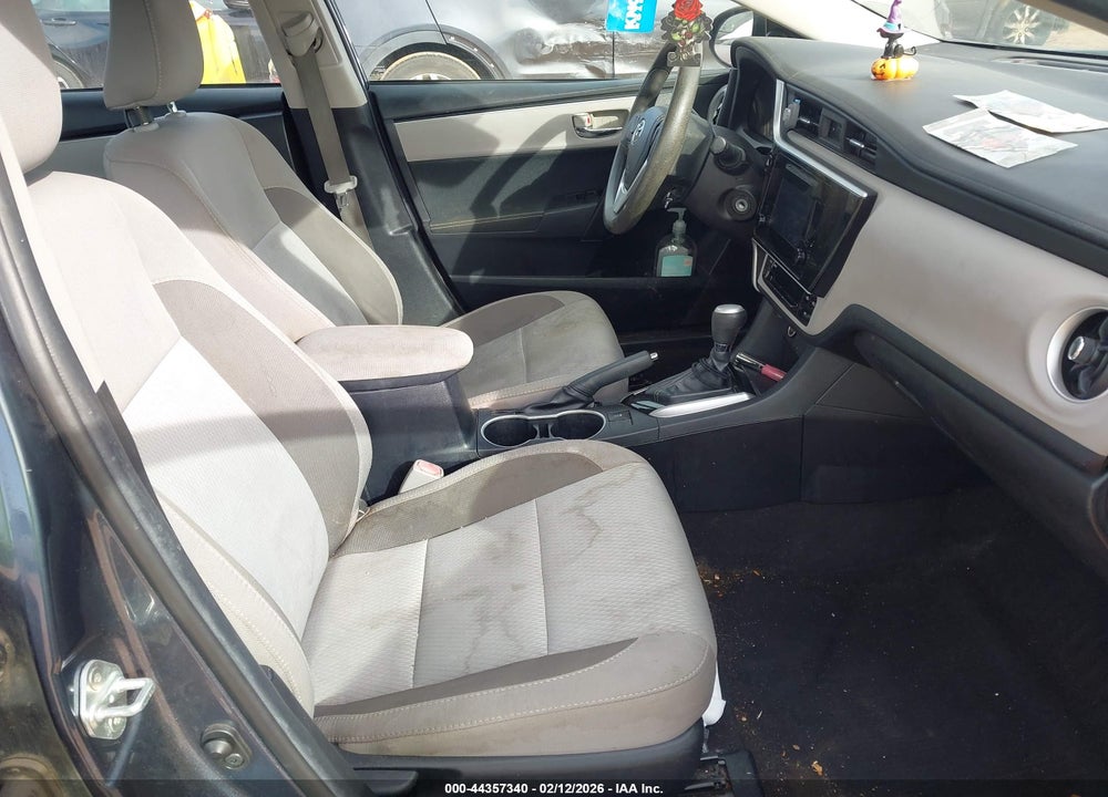 2018 TOYOTA COROLLA LE VIN: 2T1BURHE6JC024912