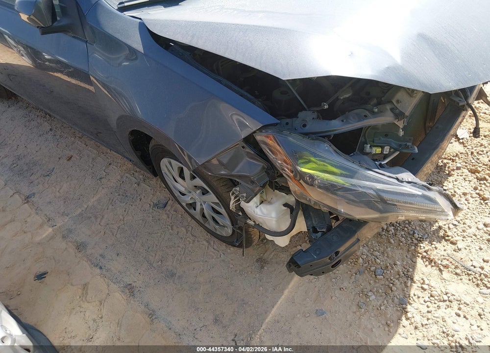 2018 TOYOTA COROLLA LE VIN: 2T1BURHE6JC024912