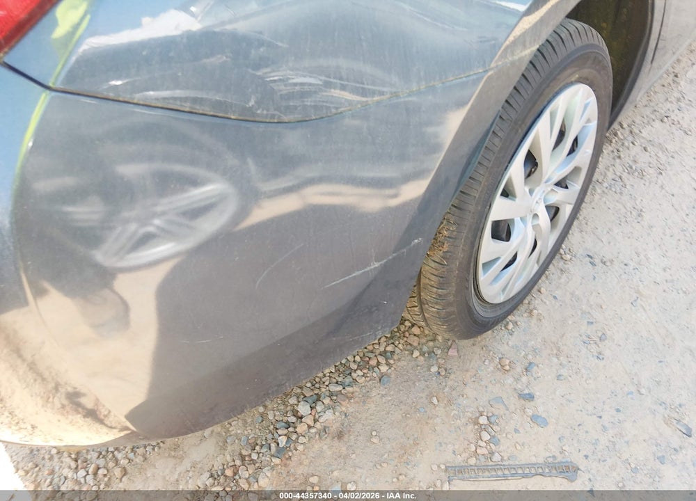2018 TOYOTA COROLLA LE VIN: 2T1BURHE6JC024912
