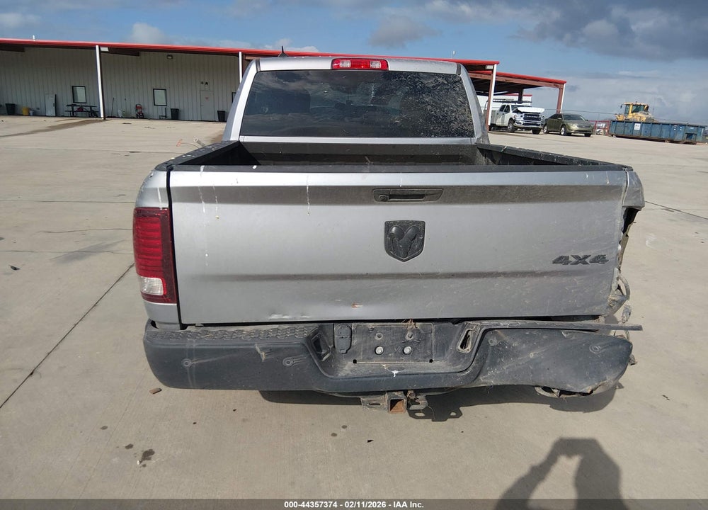 2022 RAM 1500 CLASSIC WARLOCK  4X4 5'7 BOX VIN: 1C6RR7LG4NS215740