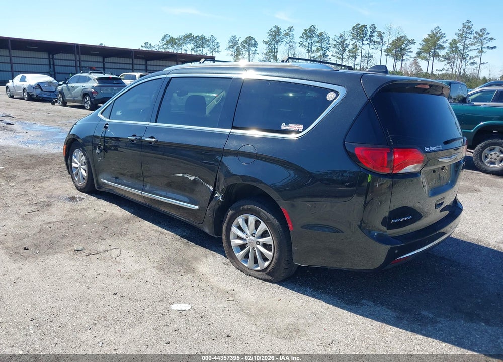 2018 CHRYSLER PACIFICA TOURING L VIN: 2C4RC1BG5JR141538