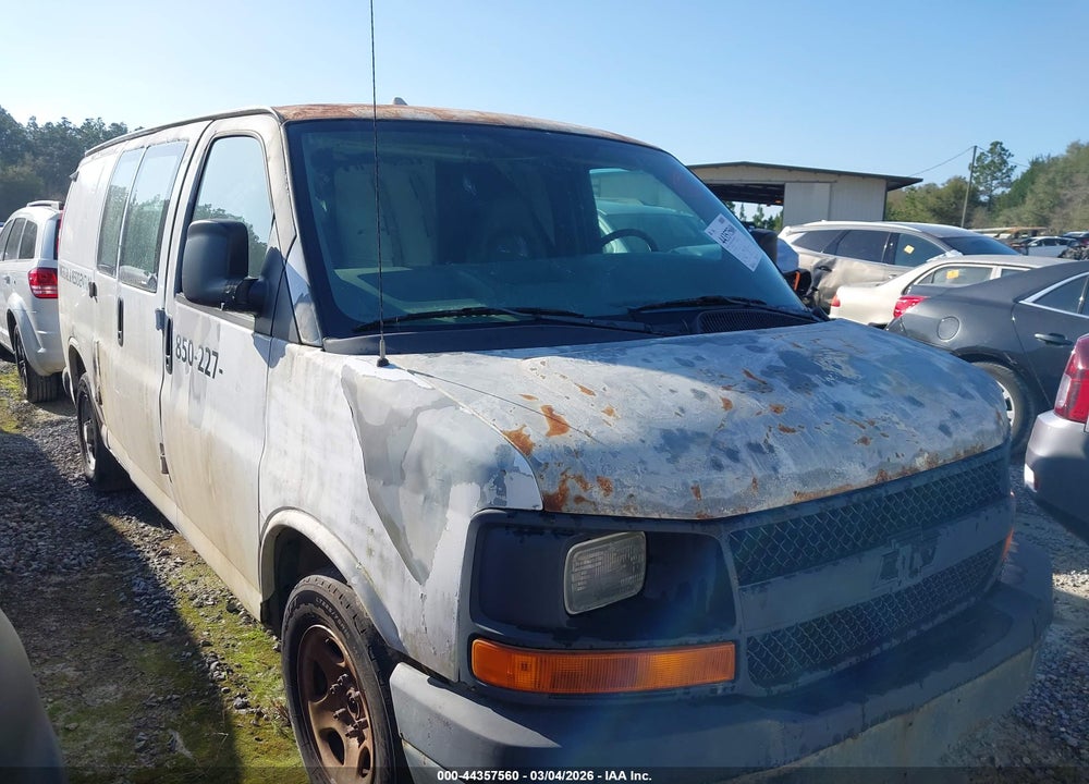 2005 CHEVROLET EXPRESS VIN: 1GCFG15X051256030