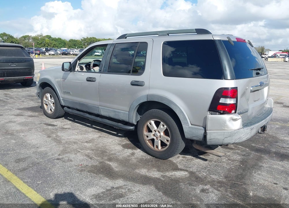 2006 FORD EXPLORER XLT VIN: 1FMEU73856UB66631