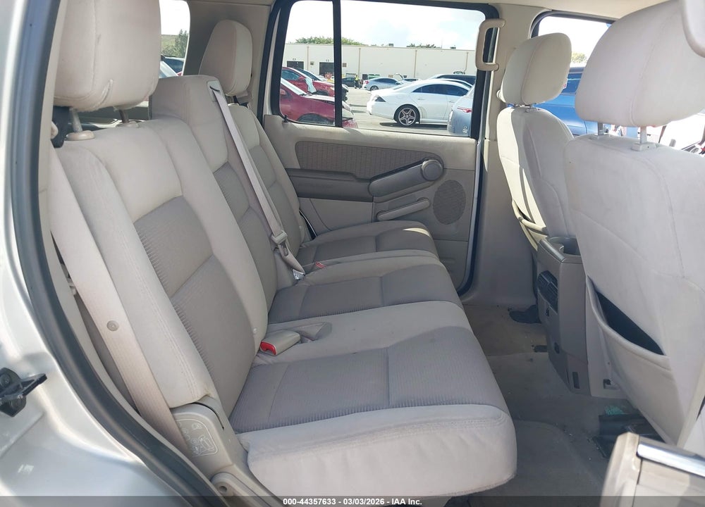 2006 FORD EXPLORER XLT VIN: 1FMEU73856UB66631
