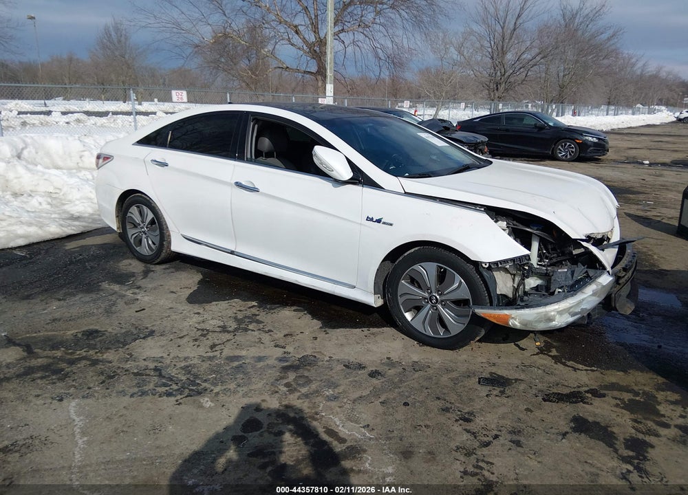 2015 HYUNDAI SONATA HYBRID LIMITED VIN: KMHEC4A41FA131829