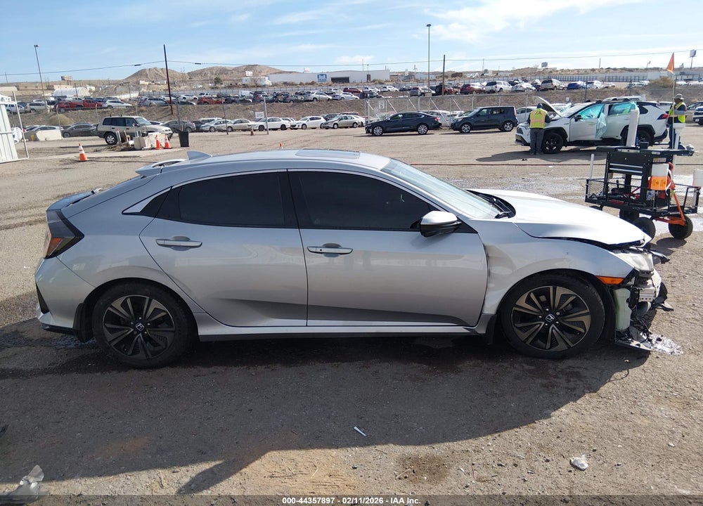 2018 HONDA CIVIC EX VIN: SHHFK7H56JU209483