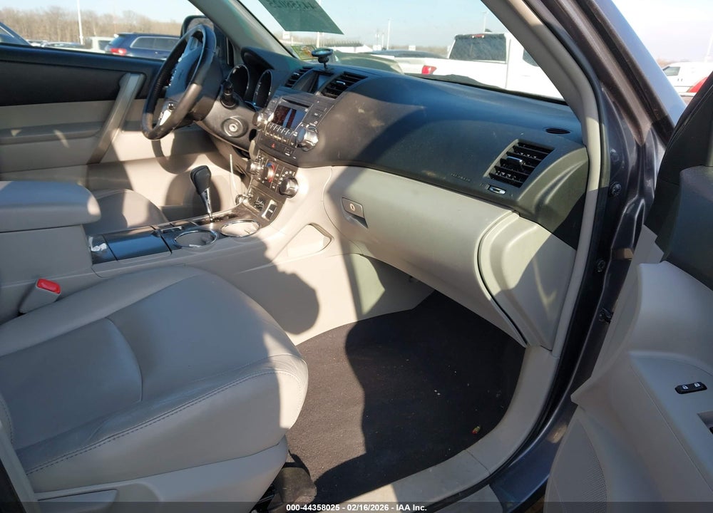 2012 TOYOTA HIGHLANDER SE V6 VIN: 5TDBK3EH2CS143438