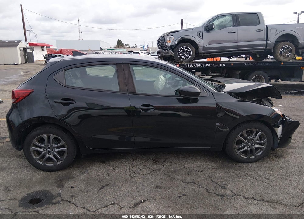 2020 TOYOTA YARIS XLE VIN: 3MYDLBJV0LY704810