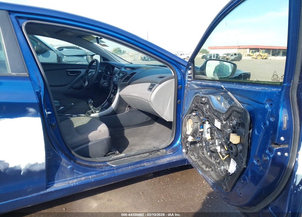 2015 HYUNDAI ELANTRA SE VIN: 5NPDH4AE0FH586187