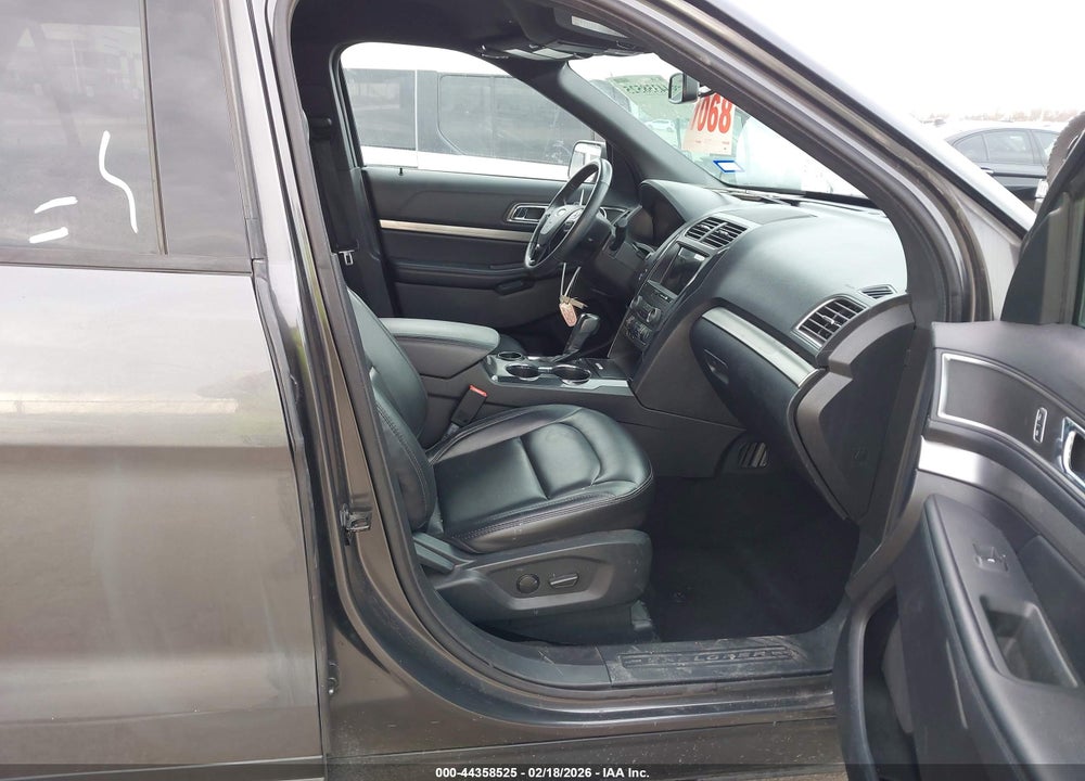 2019 FORD EXPLORER XLT VIN: 1FM5K7D84KGA06396