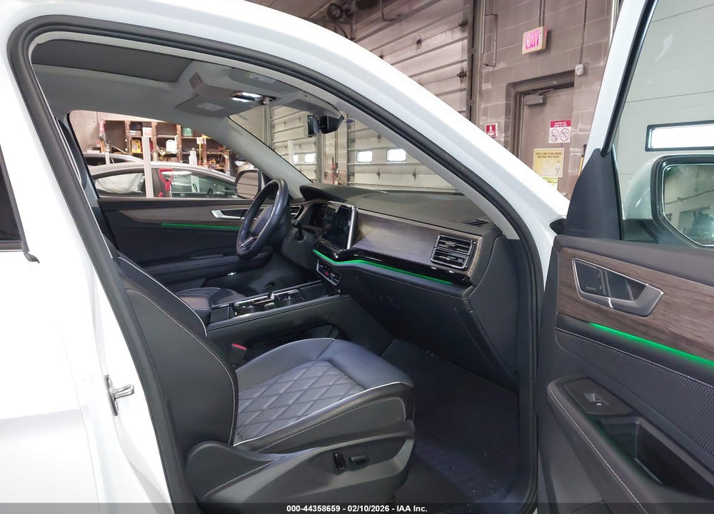 2024 VOLKSWAGEN ATLAS 2.0T SEL PREMIUM R-LINE VIN: 1V2FR2CA4RC567905