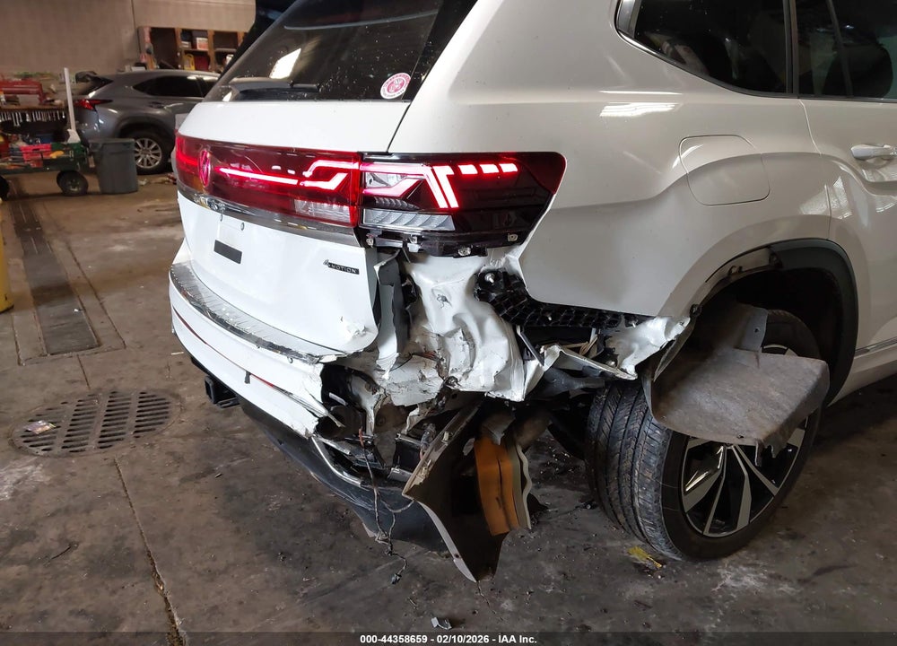 2024 VOLKSWAGEN ATLAS 2.0T SEL PREMIUM R-LINE VIN: 1V2FR2CA4RC567905