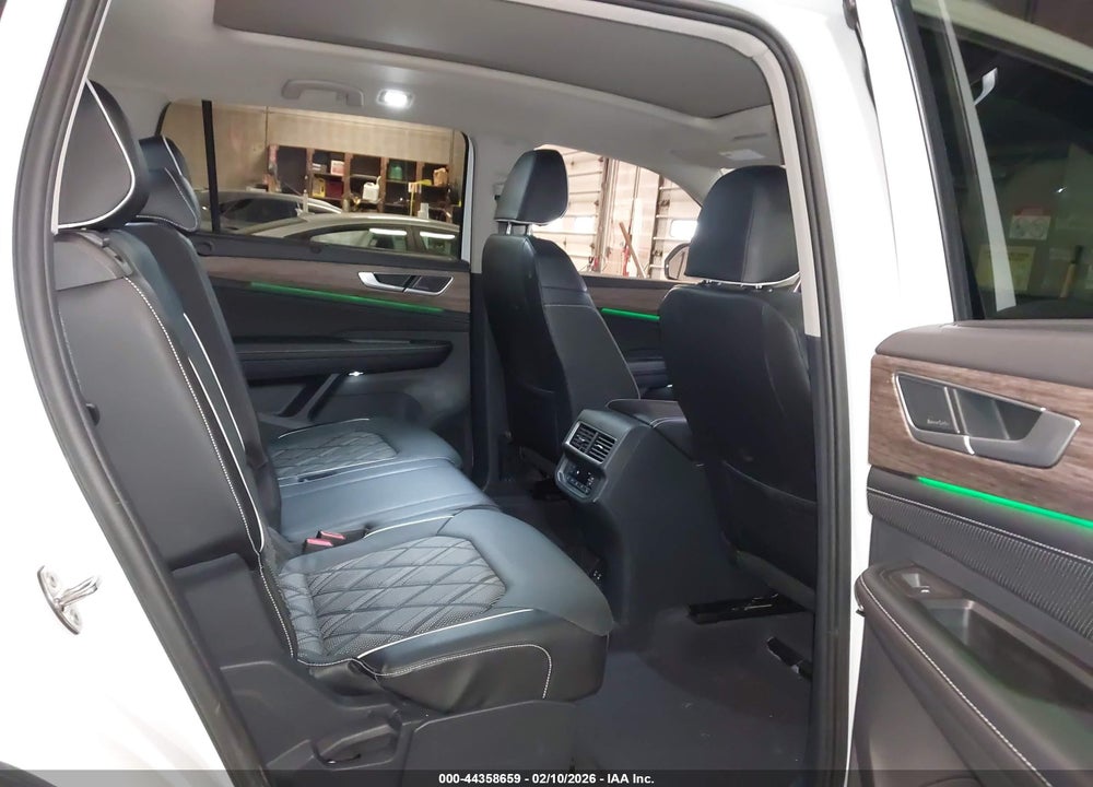 2024 VOLKSWAGEN ATLAS 2.0T SEL PREMIUM R-LINE VIN: 1V2FR2CA4RC567905