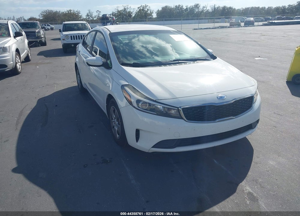 2018 KIA FORTE LX VIN: 3KPFK4A70JE196182