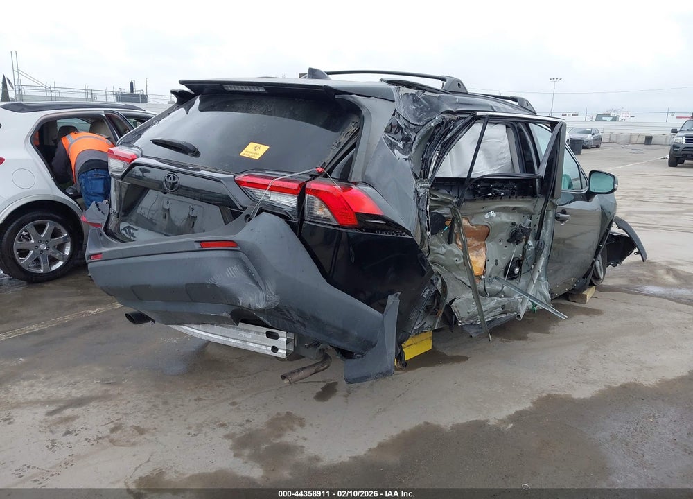 2022 TOYOTA RAV4 XLE VIN: 2T3W1RFVXNC183376