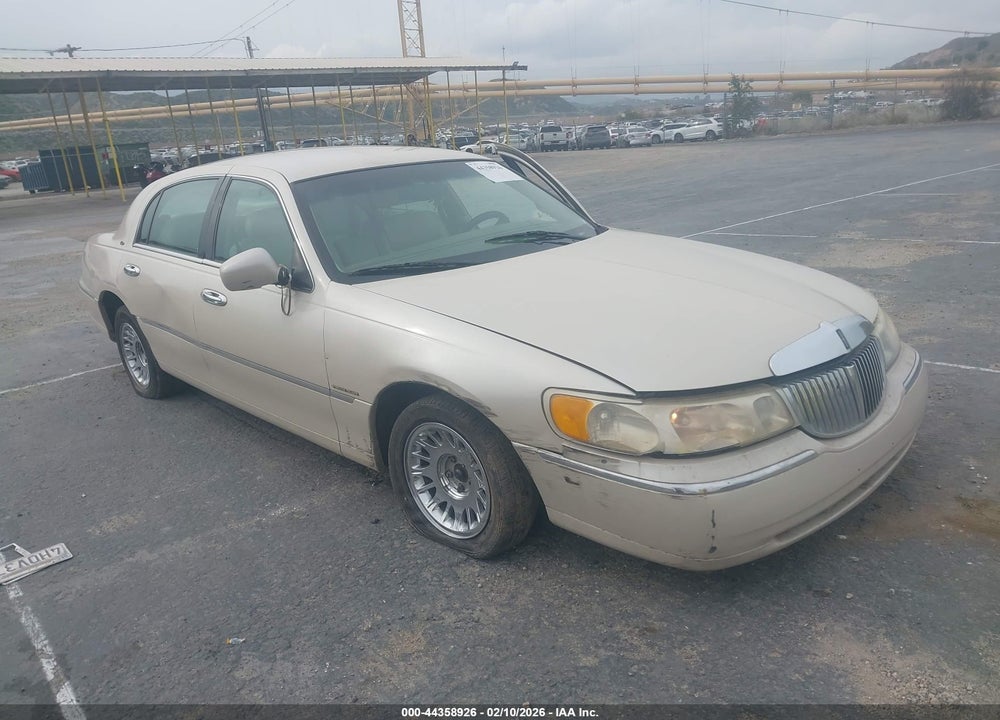 2000 LINCOLN TOWN CAR CARTIER VIN: 1LNHM83WXYY815787