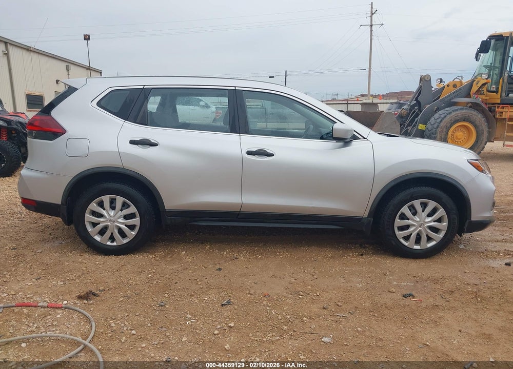 2018 NISSAN ROGUE S VIN: JN8AT2MT0JW460516