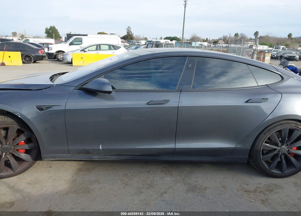 2018 TESLA MODEL S 100D/75D/P100D VIN: 5YJSA1E26JF275980