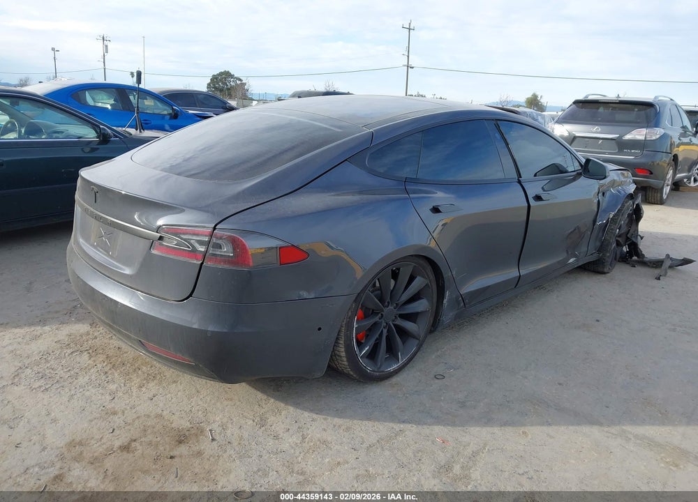 2018 TESLA MODEL S 100D/75D/P100D VIN: 5YJSA1E26JF275980