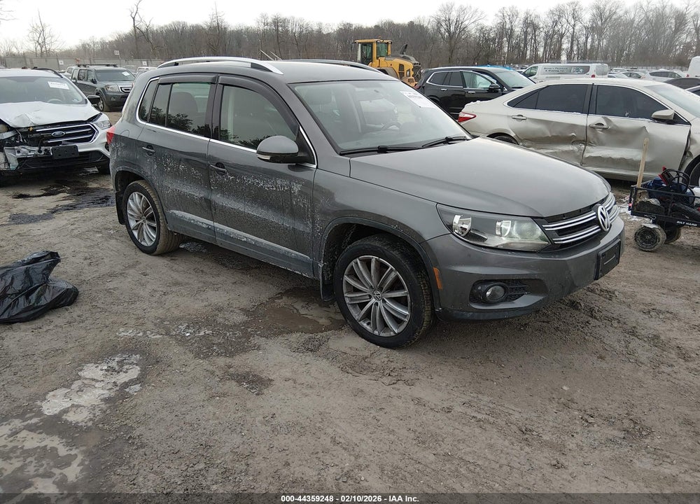 2014 VOLKSWAGEN TIGUAN SE VIN: WVGBV3AX1EW559404
