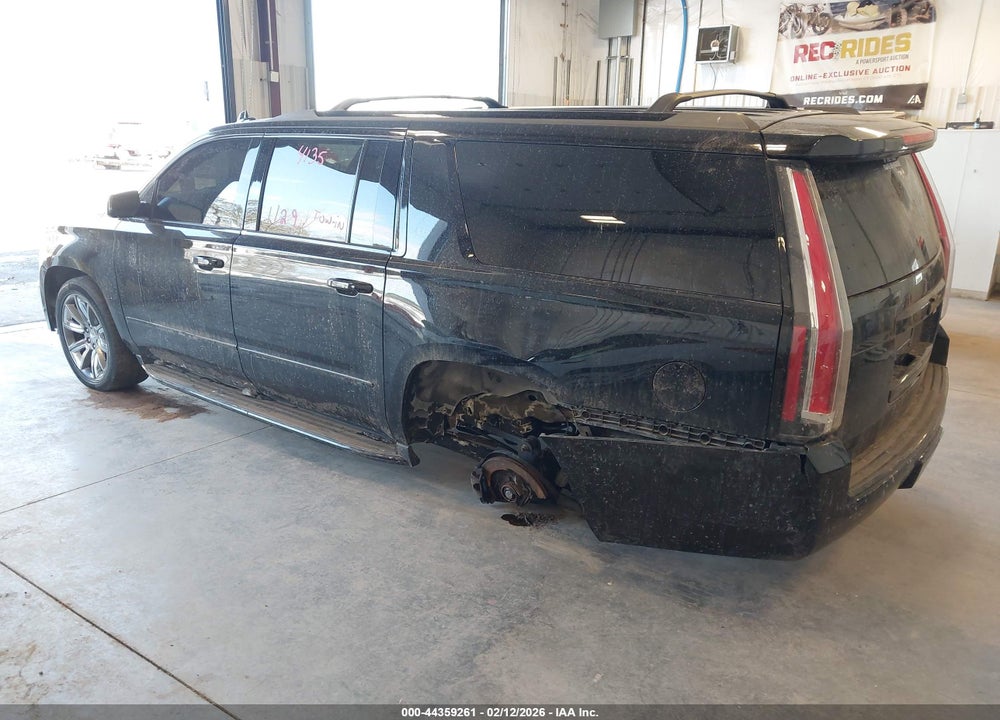 2018 CHEVROLET SUBURBAN PREMIER VIN: 1GNSKJKC2JR260405