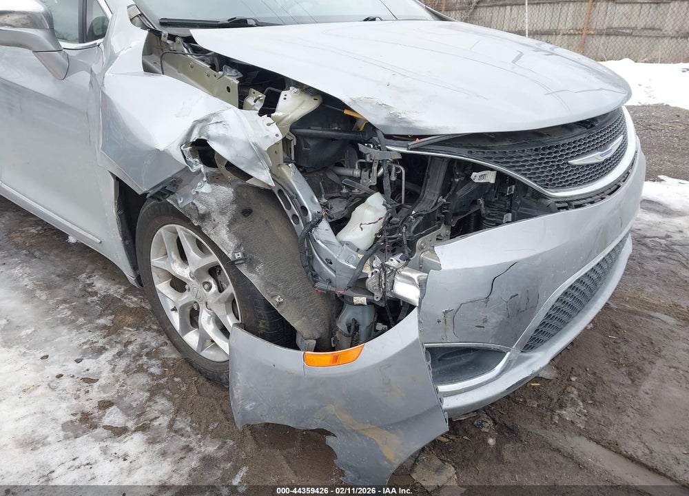 2019 CHRYSLER PACIFICA LIMITED VIN: 2C4RC1GG4KR657710