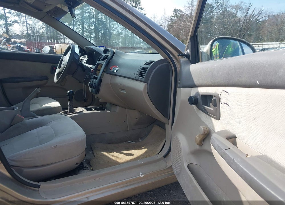 2004 KIA SPECTRA EX/LX VIN: KNAFE121045040480