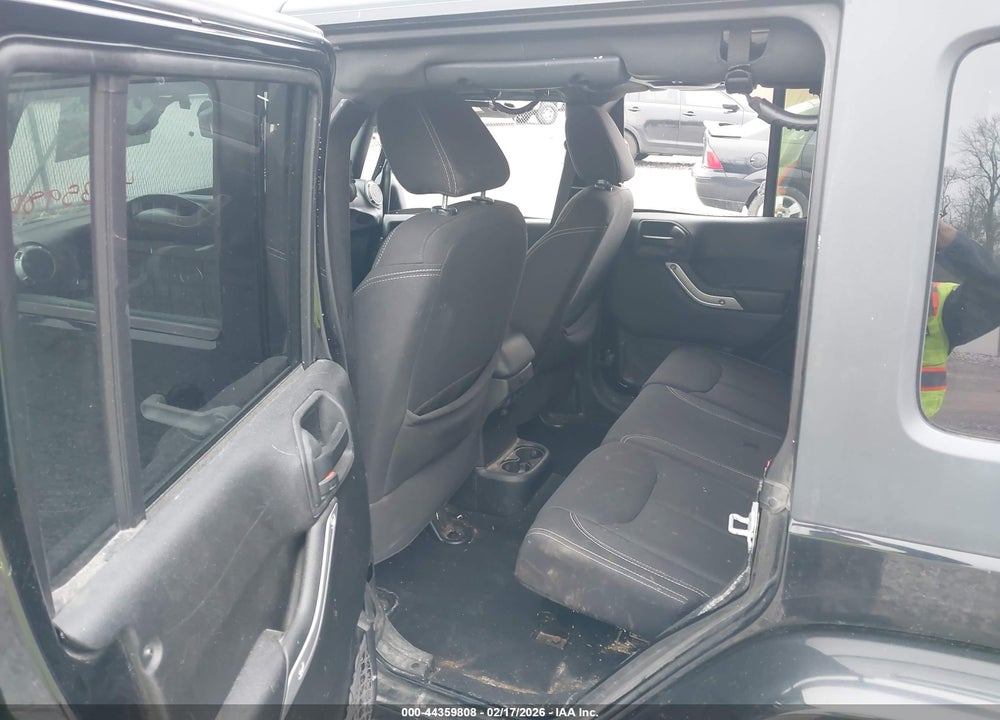 2013 JEEP WRANGLER UNLIMITED SAHARA VIN: 1C4BJWEG8DL638290