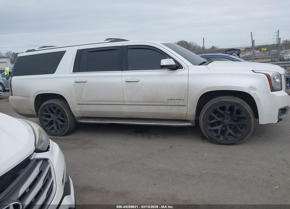 2016 GMC YUKON XL DENALI VIN: 1GKS2HKJ5GR411962