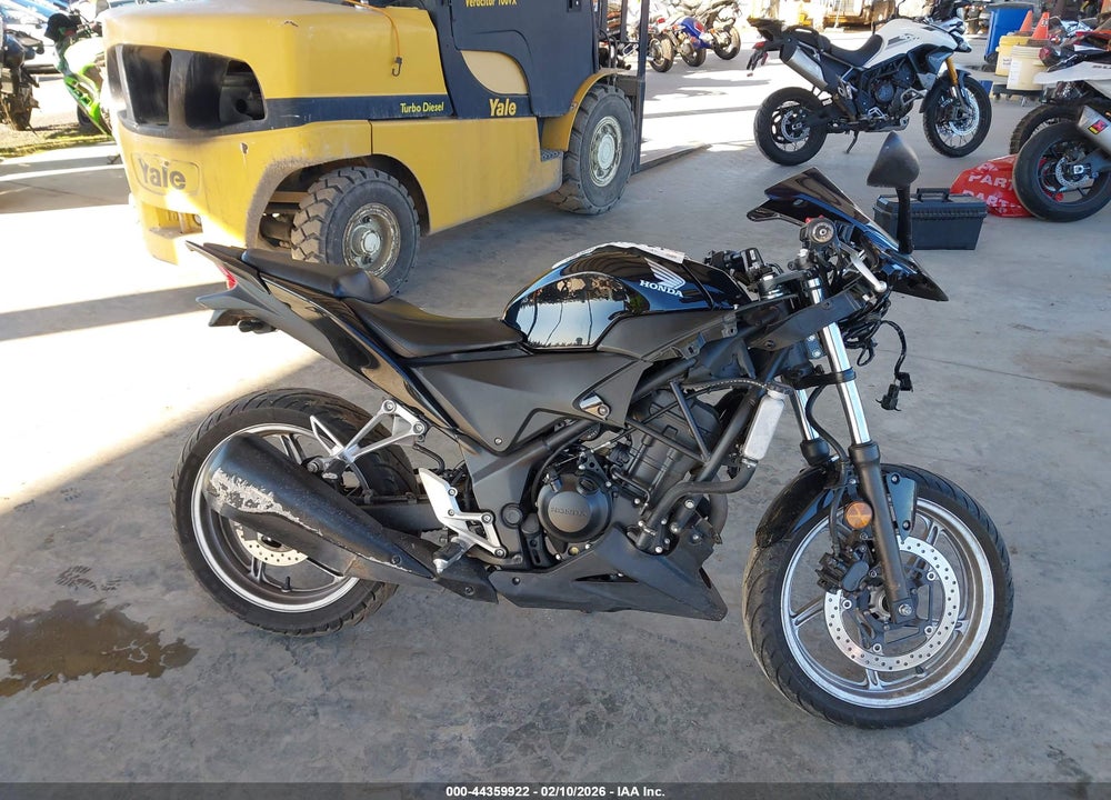 2011 HONDA CBR250 R VIN: MLHMC411XB5000467