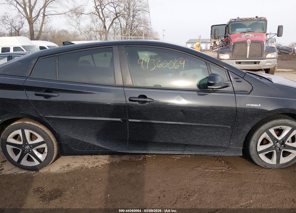 2016 TOYOTA PRIUS THREE TOURING VIN: JTDKARFU1G3021419