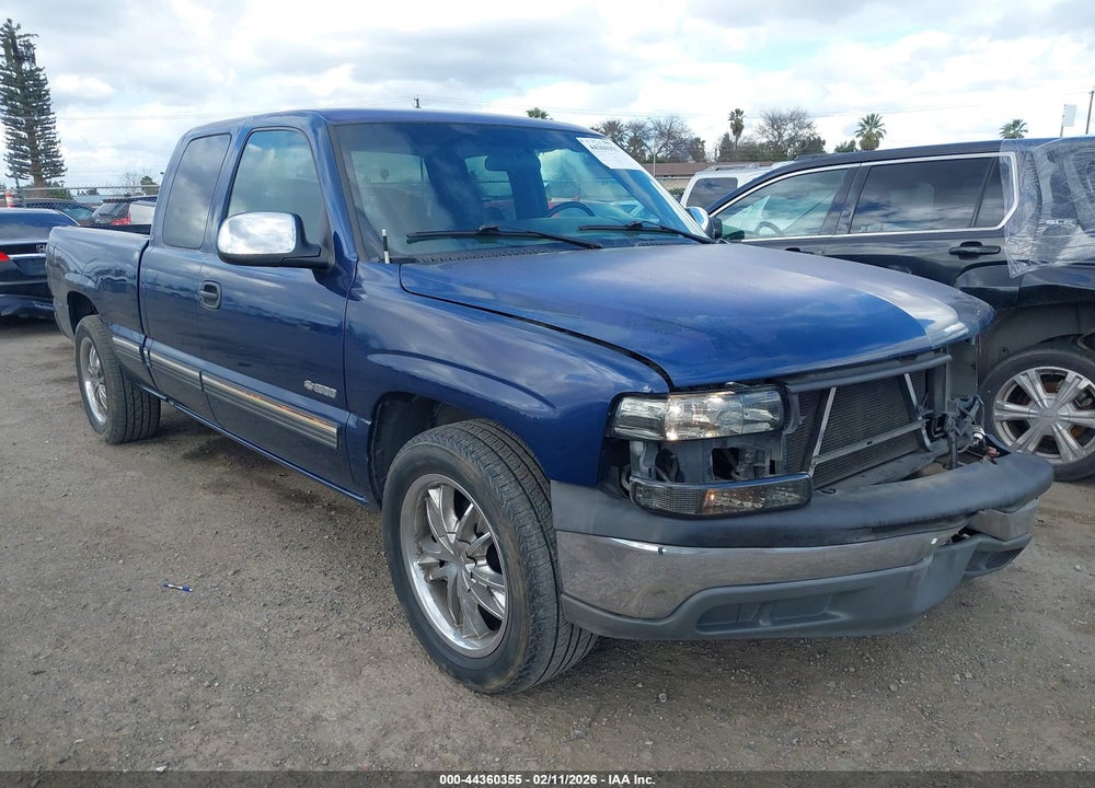 2002 CHEVROLET SILVERADO 1500 LS VIN: 2GCEC19V021294315