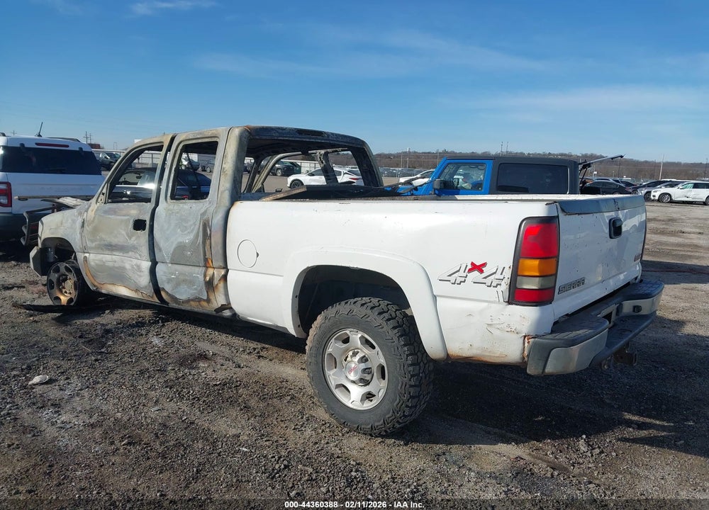 2004 GMC SIERRA 2500HD SLE VIN: 1GTHK29U74E114729