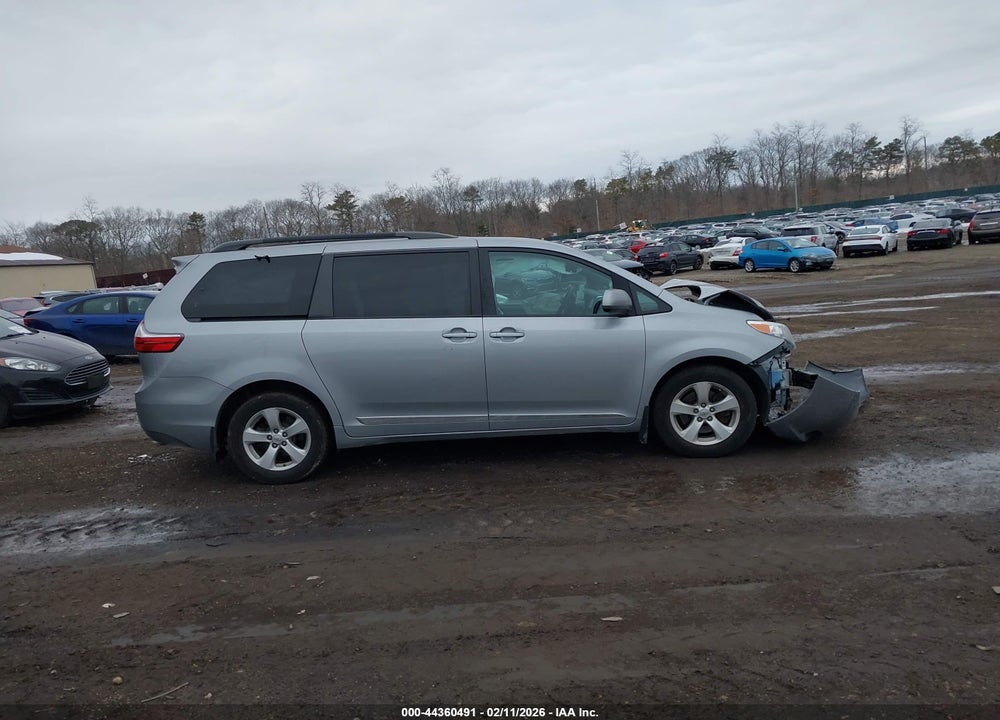 2017 TOYOTA SIENNA LE 8 PASSENGER VIN: 5TDKZ3DC4HS780906