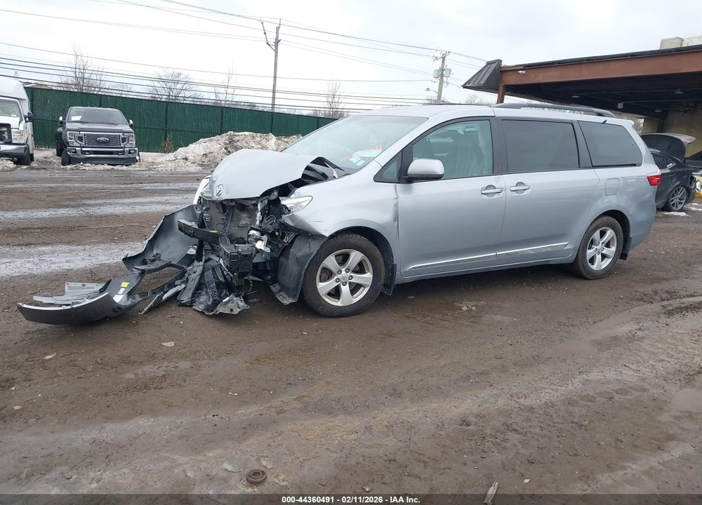 2017 TOYOTA SIENNA LE 8 PASSENGER VIN: 5TDKZ3DC4HS780906