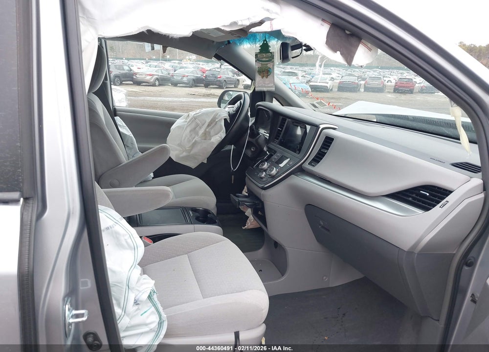 2017 TOYOTA SIENNA LE 8 PASSENGER VIN: 5TDKZ3DC4HS780906
