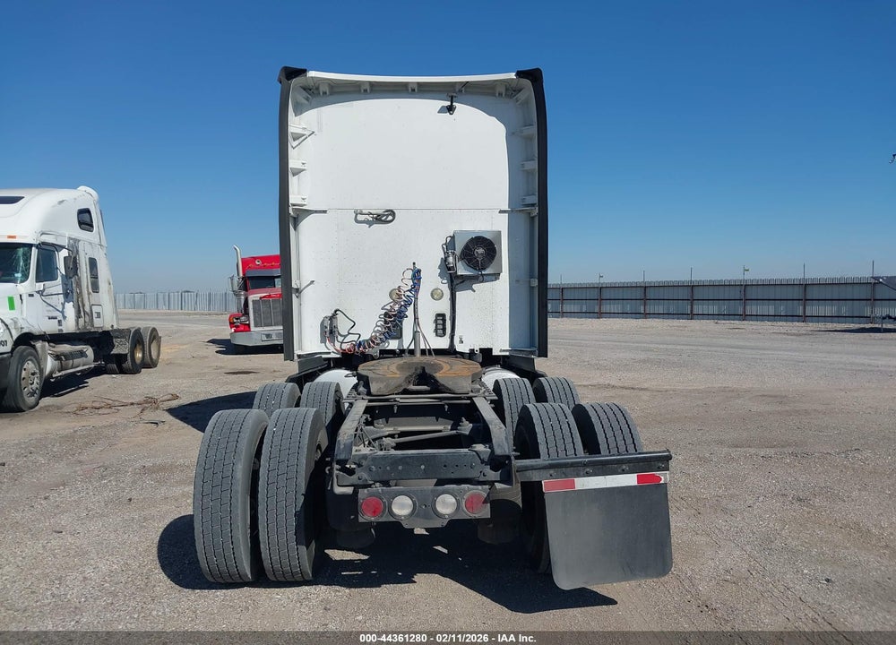 2020 KENWORTH T680 VIN: 1XKYDP9X2LJ360647