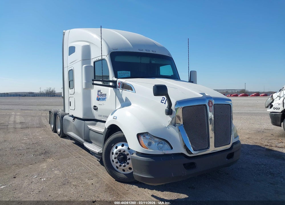 2020 KENWORTH T680 VIN: 1XKYDP9X2LJ360647