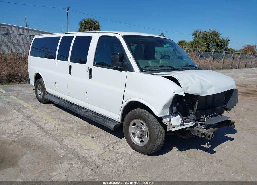 2020 CHEVROLET EXPRESS PASSENGER RWD 3500 EXTENDED WHEELBASE LT VIN: 1GAZGPFG5L1209922
