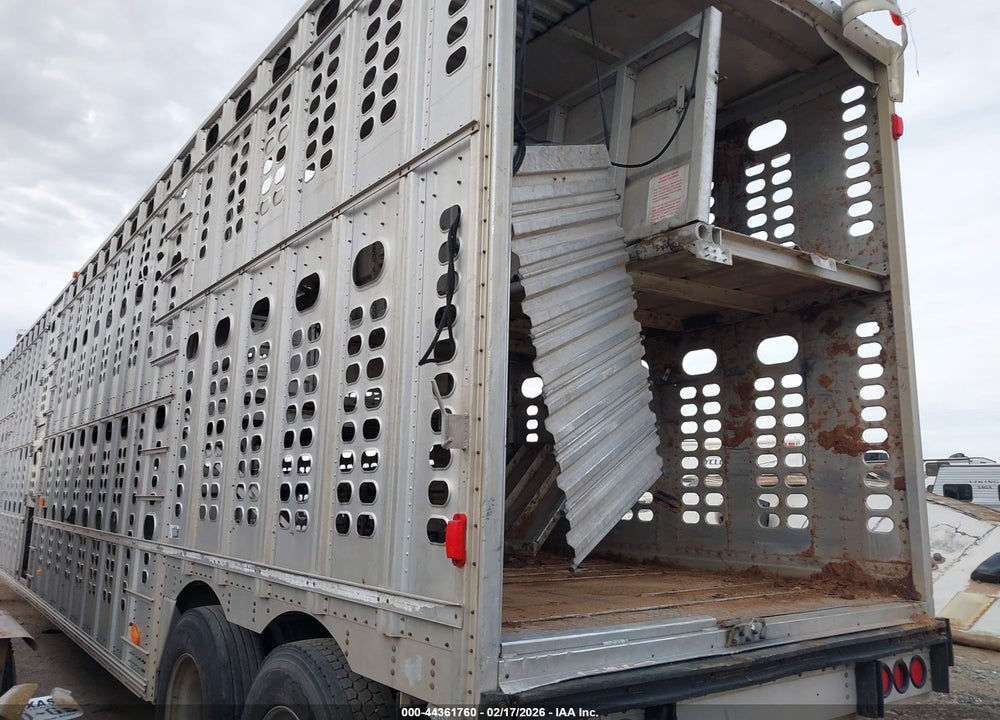2000 WILSON TRAILER CO LIVESTOCK SEMI TRAILER VIN: 1W1UCSYF6YD523174