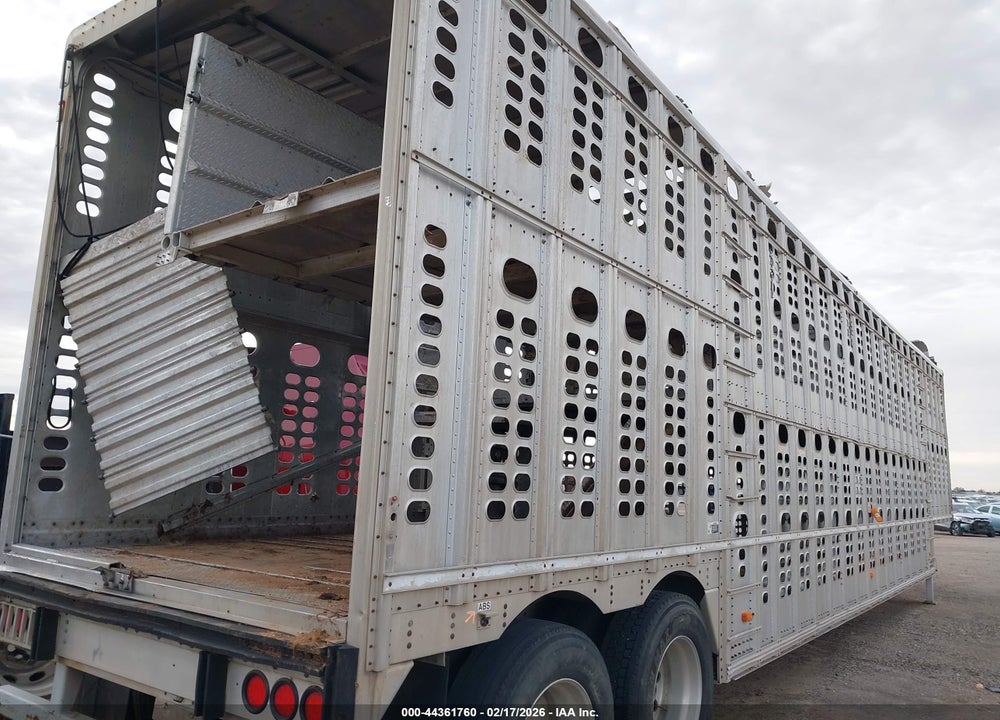 2000 WILSON TRAILER CO LIVESTOCK SEMI TRAILER VIN: 1W1UCSYF6YD523174