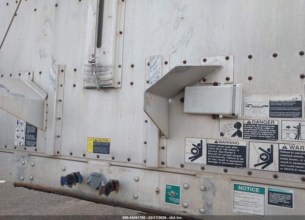 2000 WILSON TRAILER CO LIVESTOCK SEMI TRAILER VIN: 1W1UCSYF6YD523174