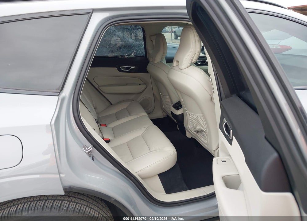 2024 VOLVO XC60 B5 ULTIMATE DARK THEME VIN: YV4L12RM7R1939355