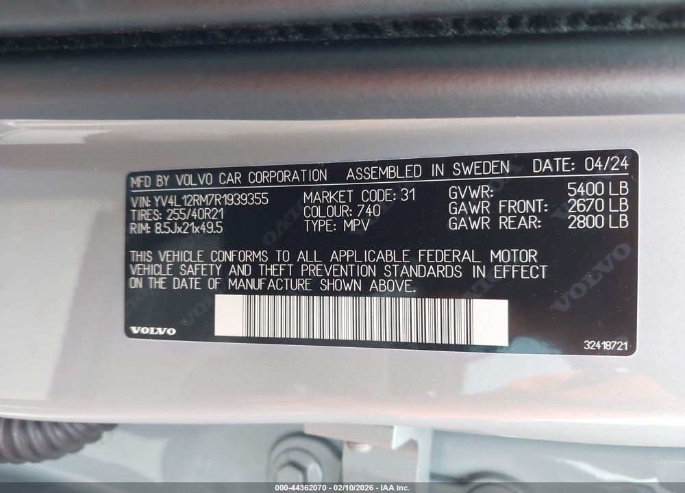 2024 VOLVO XC60 B5 ULTIMATE DARK THEME VIN: YV4L12RM7R1939355