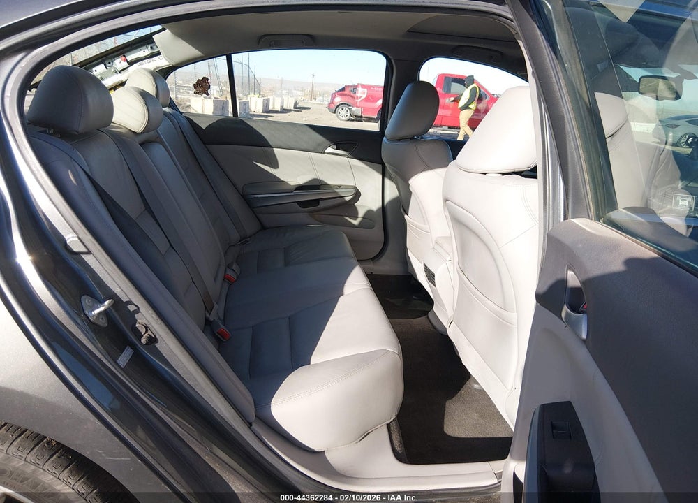 2010 HONDA ACCORD 2.4 EX-L VIN: 1HGCP2F85AA050956
