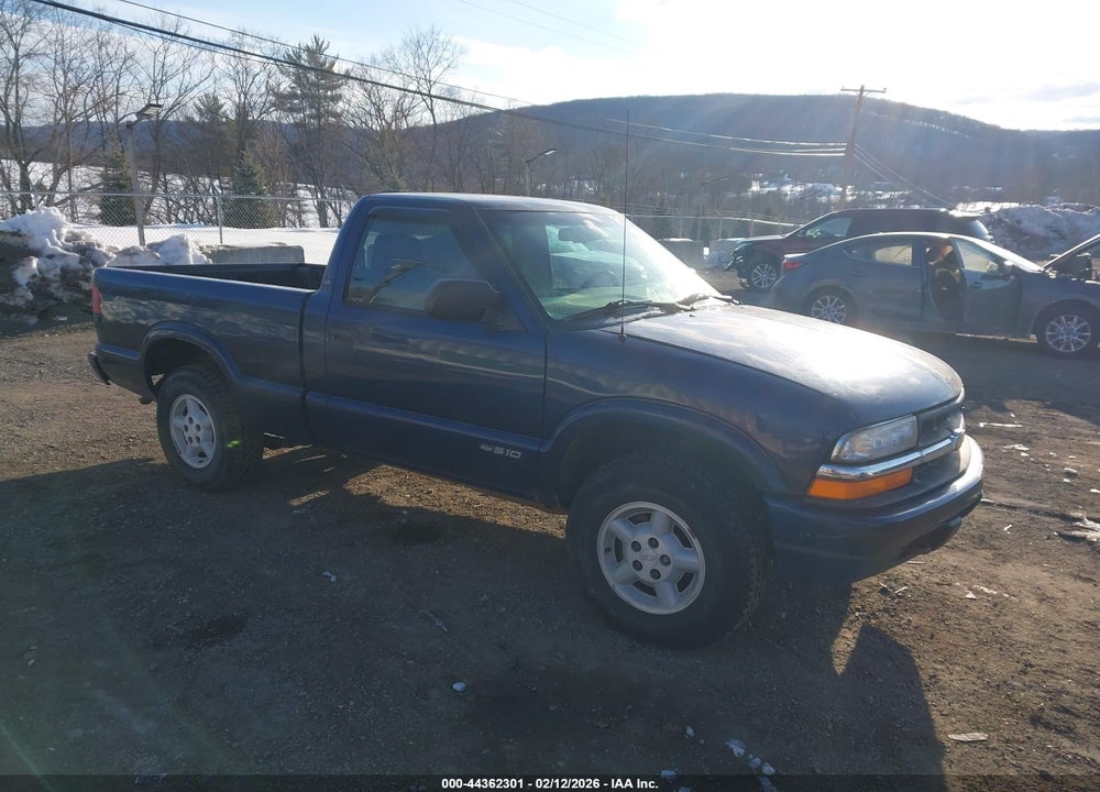 2000 CHEVROLET S-10 LS VIN: 1GCDT14W7Y8217068