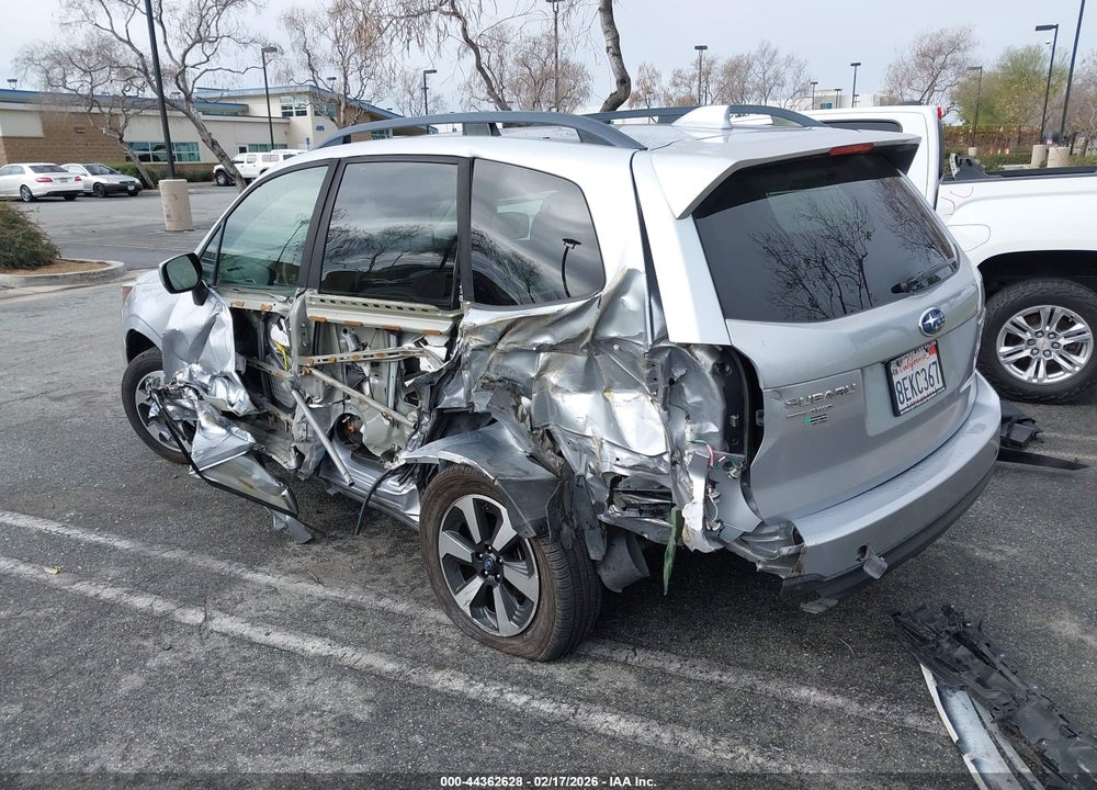 2017 SUBARU FORESTER 2.5I PREMIUM VIN: JF2SJAEC7HH572017