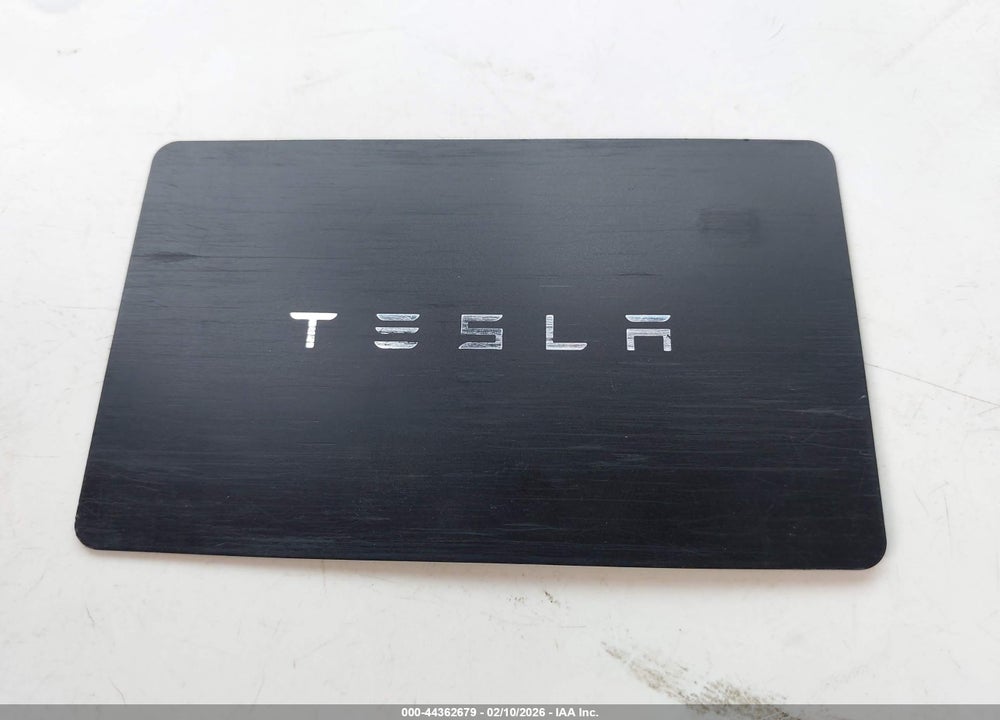 2025 TESLA MODEL 3 LONG RANGE REAR-WHEEL DRIVE/STANDARD REAR-WHEEL DRIVE VIN: 5YJ3E1EA3SF018132